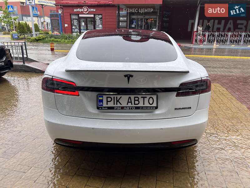 Ліфтбек Tesla Model S 2020 в Львові