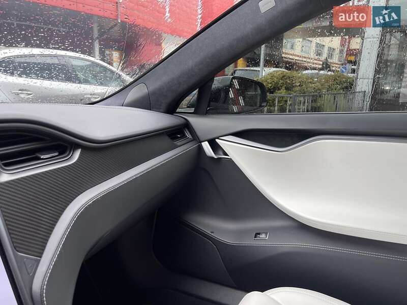 Ліфтбек Tesla Model S 2020 в Львові