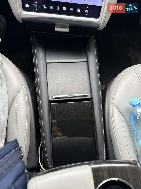 Лифтбек Tesla Model S 2013 в Львове