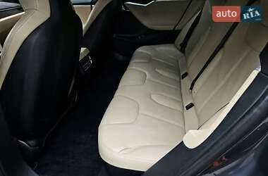 Лифтбек Tesla Model S 2015 в 