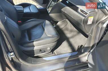 Лифтбек Tesla Model S 2015 в 