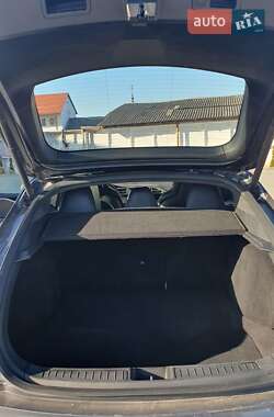 Лифтбек Tesla Model S 2015 в 