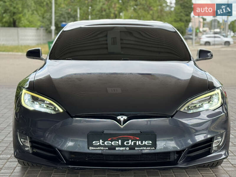 Ліфтбек Tesla Model S 2018 в 