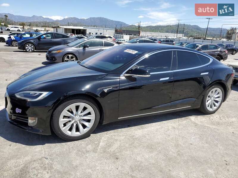 Tesla Model S 2018