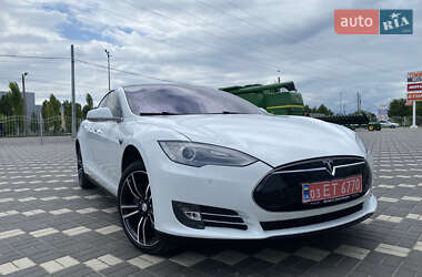 Лифтбек Tesla Model S 2014 в 