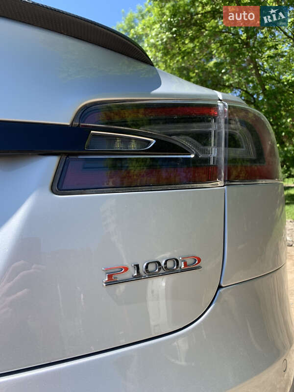 Ліфтбек Tesla Model S 2017 в Львові