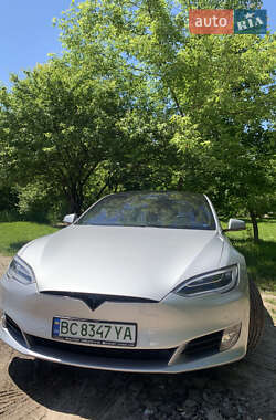 Лифтбек Tesla Model S 2017 в 