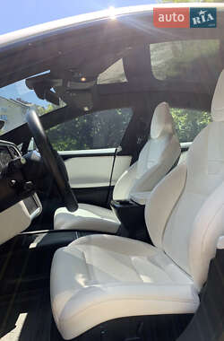 Лифтбек Tesla Model S 2017 в 