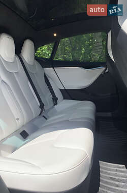 Лифтбек Tesla Model S 2017 в 