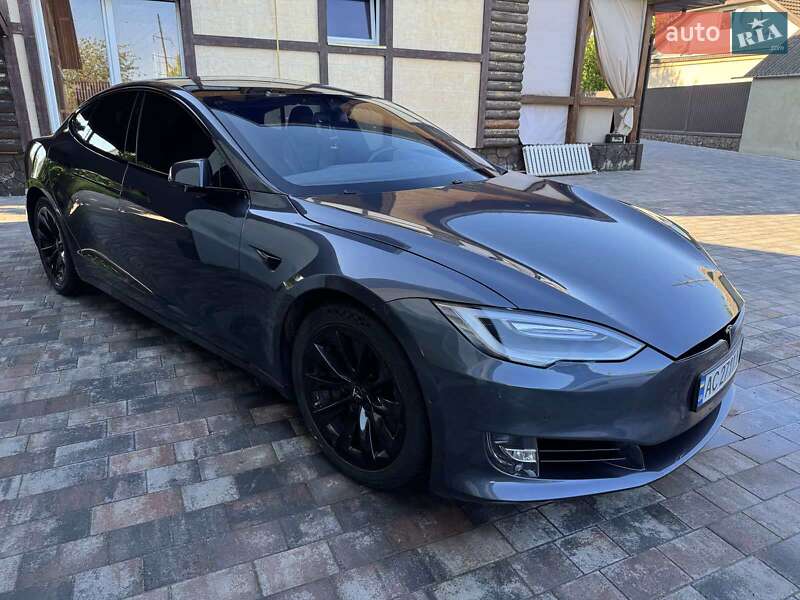 Лифтбек Tesla Model S 2017 в Владимире