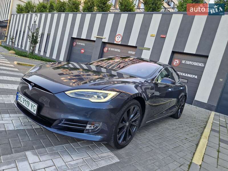 Ліфтбек Tesla Model S 2018 в 