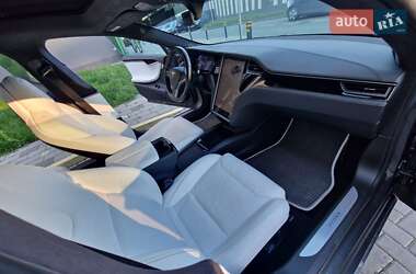 Лифтбек Tesla Model S 2018 в Львове