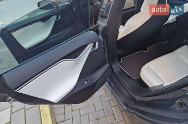 Лифтбек Tesla Model S 2018 в Львове