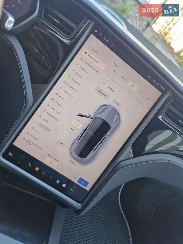 Лифтбек Tesla Model S 2018 в Львове
