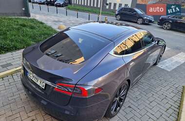 Лифтбек Tesla Model S 2018 в Львове