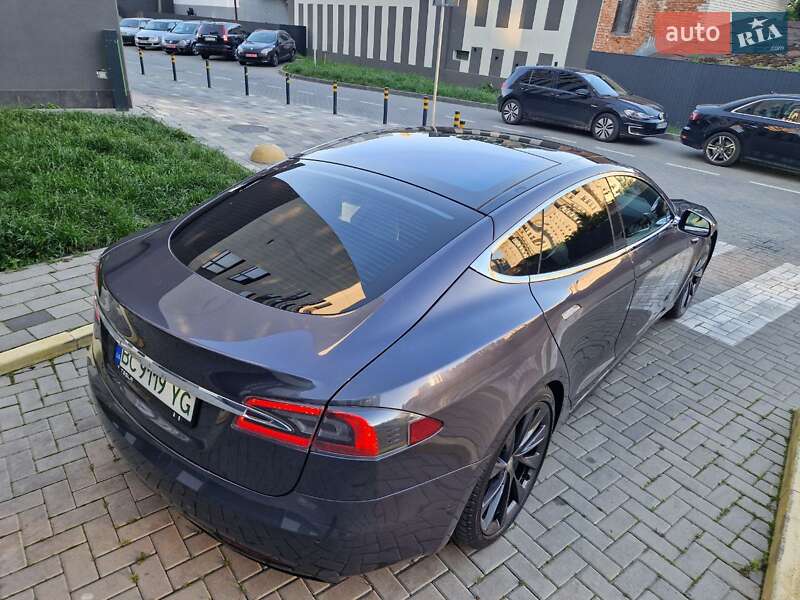 Ліфтбек Tesla Model S 2018 в Львові