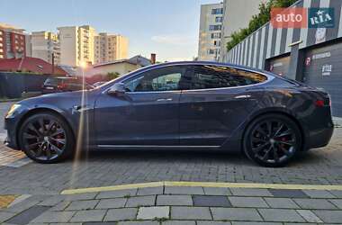 Лифтбек Tesla Model S 2018 в Львове