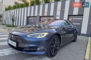Лифтбек Tesla Model S 2018 в Львове