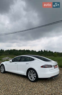 Лифтбек Tesla Model S 2015 в 