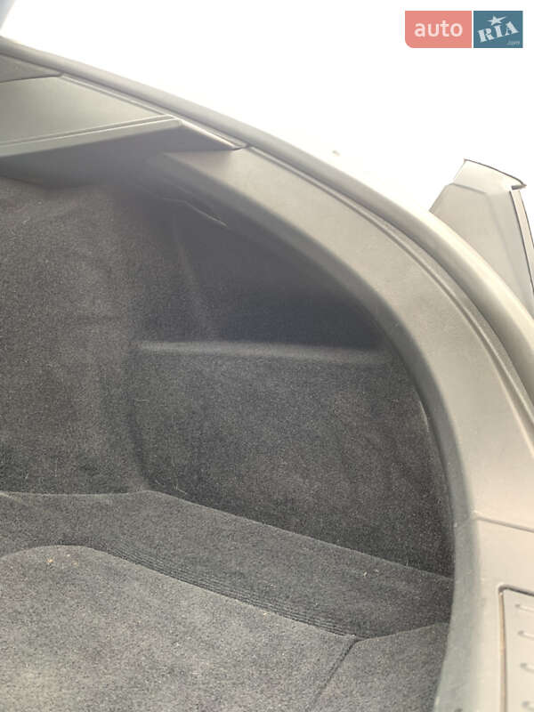 Лифтбек Tesla Model S 2015 в Львове