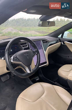 Лифтбек Tesla Model S 2015 в 