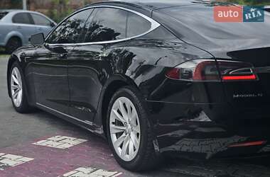 Лифтбек Tesla Model S 2017 в 