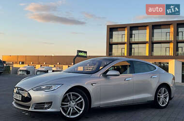 Лифтбек Tesla Model S 2014 в 