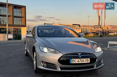 Лифтбек Tesla Model S 2014 в 