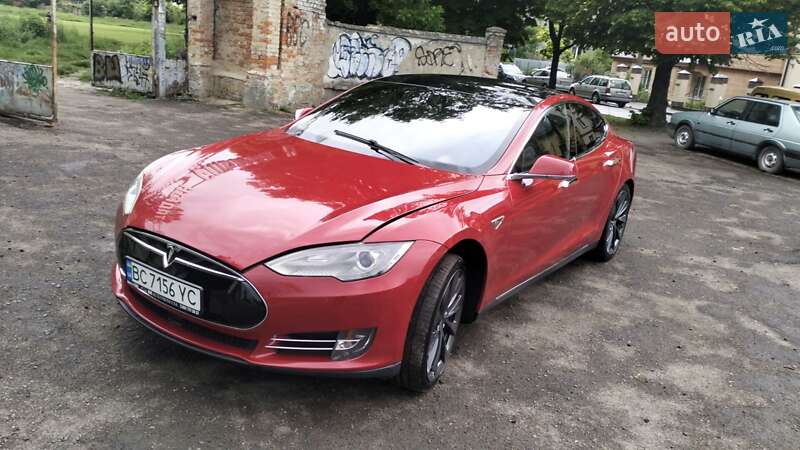 Лифтбек Tesla Model S 2015 в Львове фото 10 Лифтбек Tesla Model S 2015 в Львове
