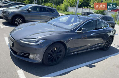 Ліфтбек Tesla Model S 2016 в Києві