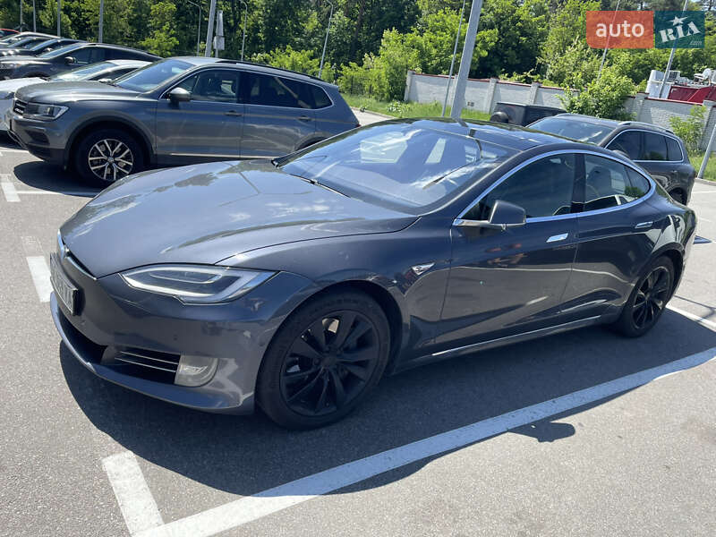 Tesla Model S 2016