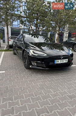 Лифтбек Tesla Model S 2018 в 