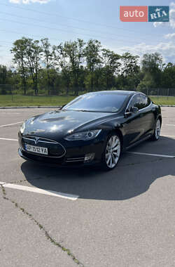 Лифтбек Tesla Model S 2015 в Запорожье