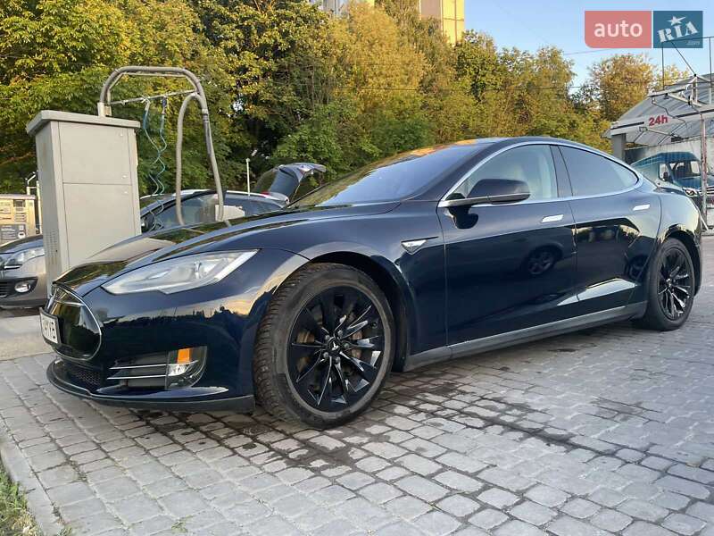 Ліфтбек Tesla Model S 2013 в 