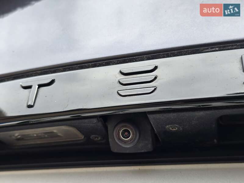 Ліфтбек Tesla Model S 2021 в Мукачевому
