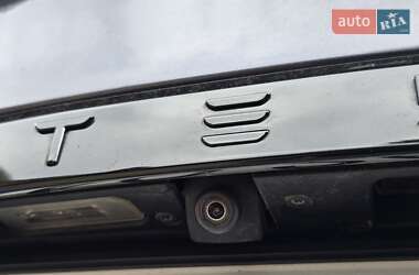 Ліфтбек Tesla Model S 2021 в 