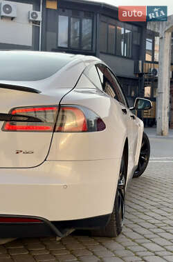 Лифтбек Tesla Model S 2013 в 