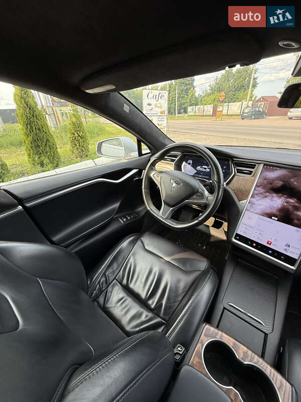 Ліфтбек Tesla Model S 2017 в Києві фото 26 Ліфтбек Tesla Model S 2017 в Києві