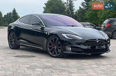 Лифтбек Tesla Model S 2019 в 