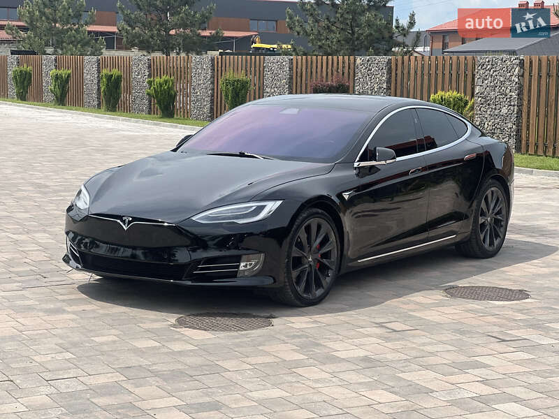 Лифтбек Tesla Model S 2019 в Ивано-Франковске