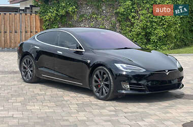 Лифтбек Tesla Model S 2019 в 