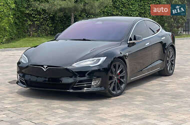 Лифтбек Tesla Model S 2019 в 