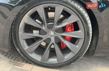 Лифтбек Tesla Model S 2019 в 