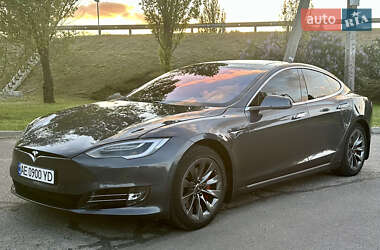 Лифтбек Tesla Model S 2018 в 