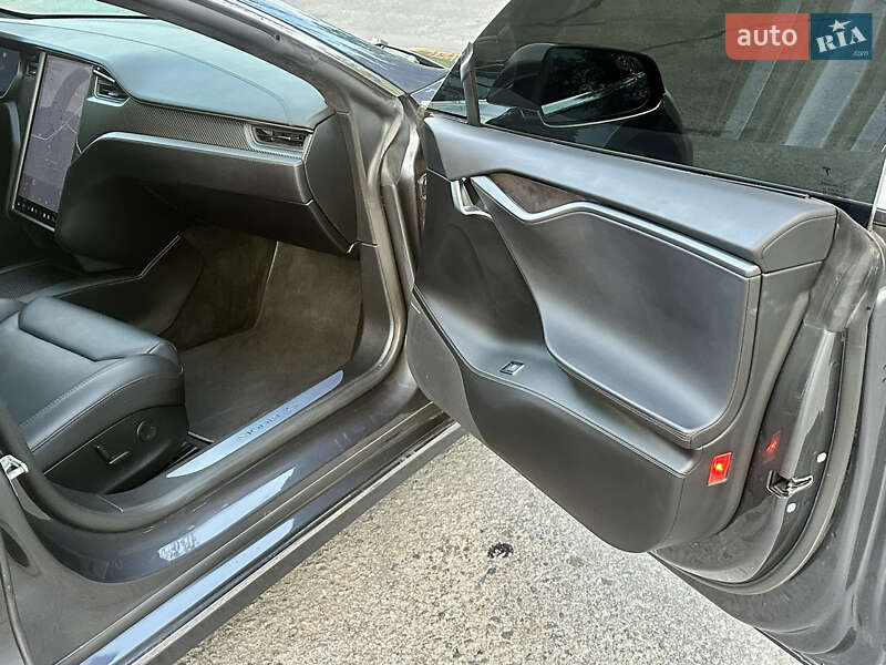 Лифтбек Tesla Model S 2018 в Днепре фото 29 Лифтбек Tesla Model S 2018 в Днепре