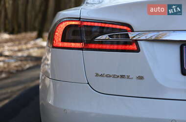 Ліфтбек Tesla Model S 2016 в 