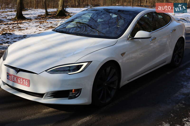 Ліфтбек Tesla Model S 2016 в Луцьку