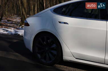 Ліфтбек Tesla Model S 2016 в 