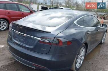 Лифтбек Tesla Model S 2015 в Виннице