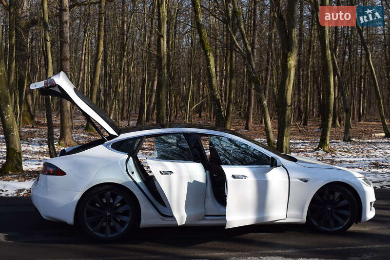 Ліфтбек Tesla Model S 2016 в Луцьку